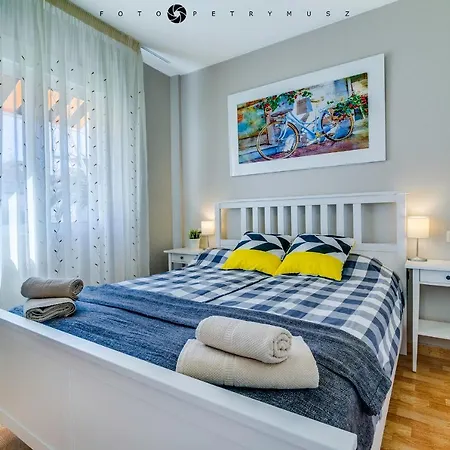 108 Fabulus Apartment